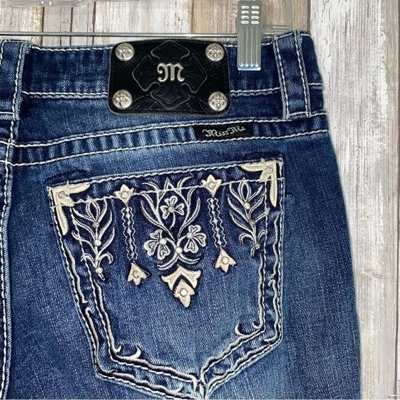 Miss Me Boot Fray Cutoff Jeans - Picture 4 of 6